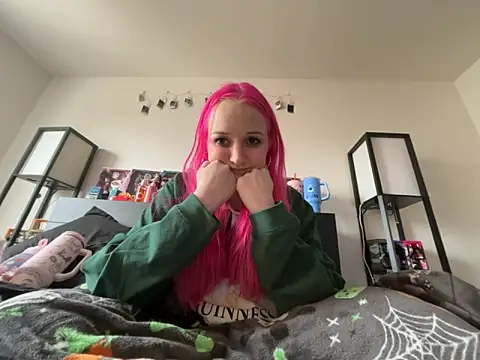 Snapshot of prettygirltracy_12 chatting on 02/08/26, 09:18 prettygirltracy 12 online show from 02/08/26, 09:18