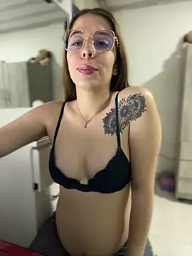 NatalyPinky online show from 04/25/26, 02:58