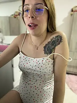 NatalyPinky online show from 05/13/26, 09:55