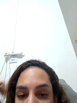 ofjuliaa online show from 04/05/26, 04:53