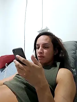 Snapshot of ofjuliaa chatting on 05/05/26, 02:30 ofjuliaa online show from 05/05/26, 02:30
