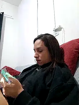 Snapshot of ofjuliaa chatting on 05/14/26, 12:56 ofjuliaa online show from 05/14/26, 12:56