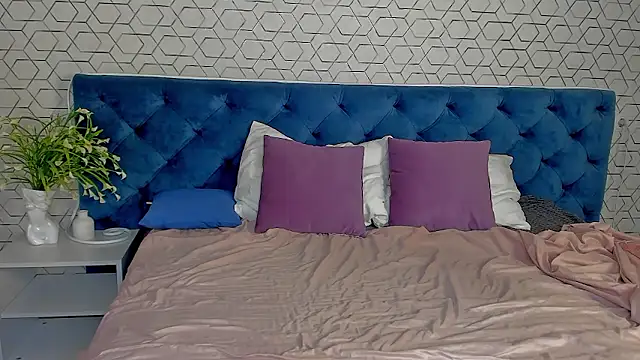 desiree doll online show from 01/17/26, 01:10