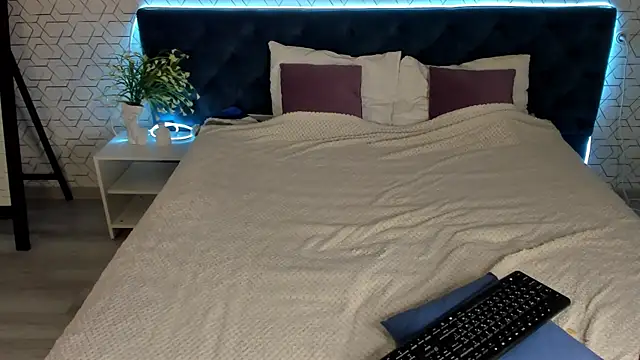 desiree doll online show from 03/02/26, 05:08