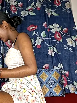 Royal-girl78 online show from 02/03/26, 04:56