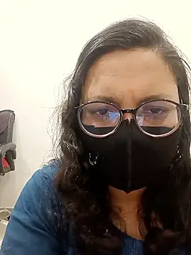 Snapshot of piryasharma005 chatting on 01/07/26, 12:18 piryasharma005 online show from 01/07/26, 12:18