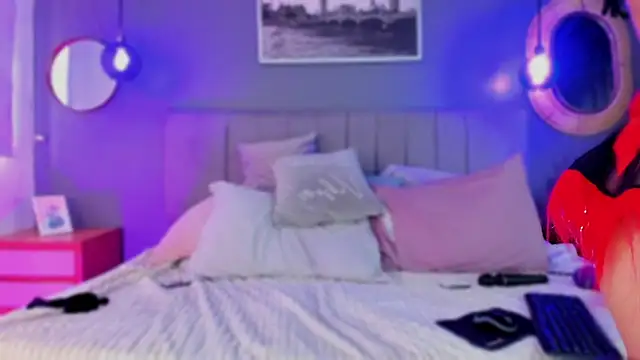 Nathalia stone  online show from 03/28/26, 04:06