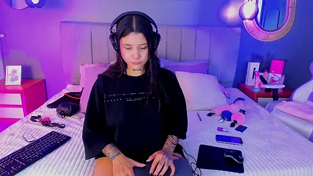 Nathalia stone  online show from 06/16/26, 04:26