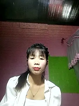 Snapshot of Yaya-827 chatting on 01/13/26, 05:57 Yaya-827 online show from 01/13/26, 05:57