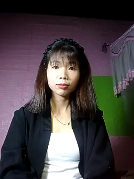 Snapshot of Yaya-827 chatting on 01/15/26, 02:21 Yaya-827 online show from 01/15/26, 02:21