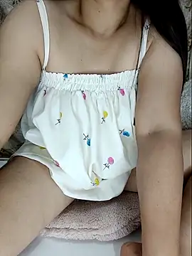 linhha23 online show from 04/29/26, 03:27