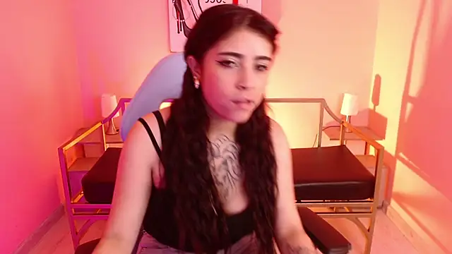 Snapshot of Adri_gomez_x chatting on 01/10/26, 12:18 Adri gomez x online show from 01/10/26, 12:18