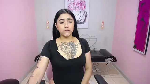 Snapshot of Adri_gomez_x chatting on 05/11/26, 12:55 Adri gomez x online show from 05/11/26, 12:55
