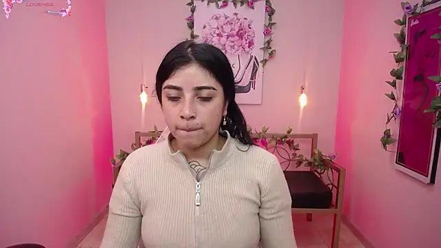 Snapshot of Adri_gomez_x chatting on 07/16/26, 01:17 Adri gomez x online show from 07/16/26, 01:17