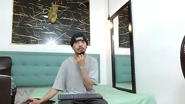 Juan-Jose69 online show from 01/18/26, 03:43