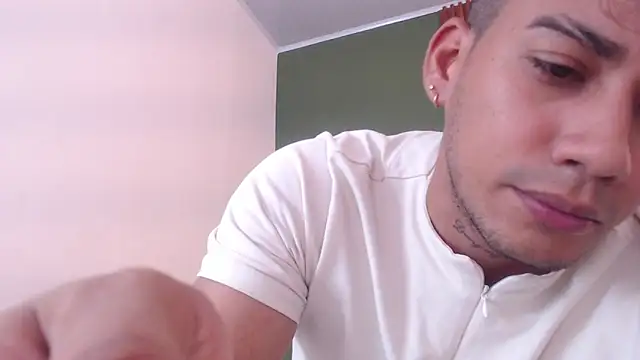 Snapshot of Ryder_stone_ chatting on 01/15/26, 07:39 Ryder stone online show from 01/15/26, 07:39