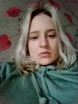 Snapshot of Mila_weed chatting on 02/24/26, 01:20 Mila weed online show from 02/24/26, 01:20