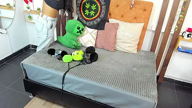 MeowMota  online show from 07/18/26, 06:34