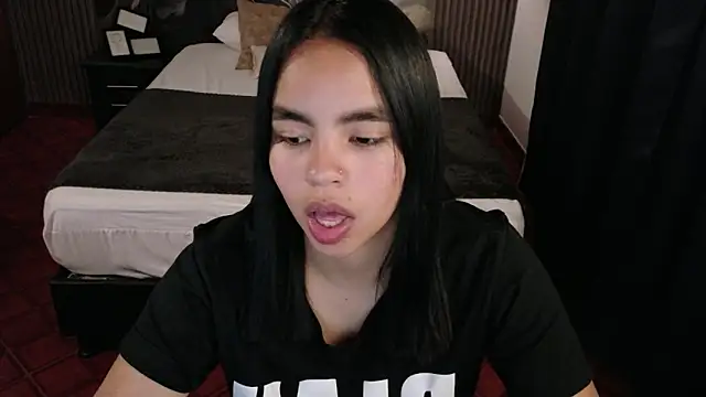 SofiaMante  online show from 04/03/26, 07:23