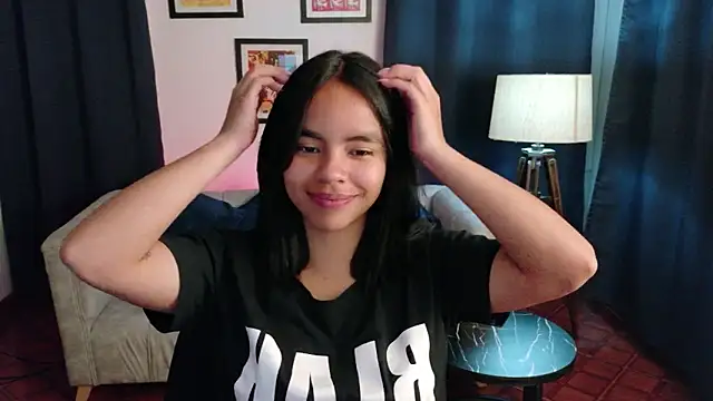 SofiaMante  online show from 05/15/26, 12:39
