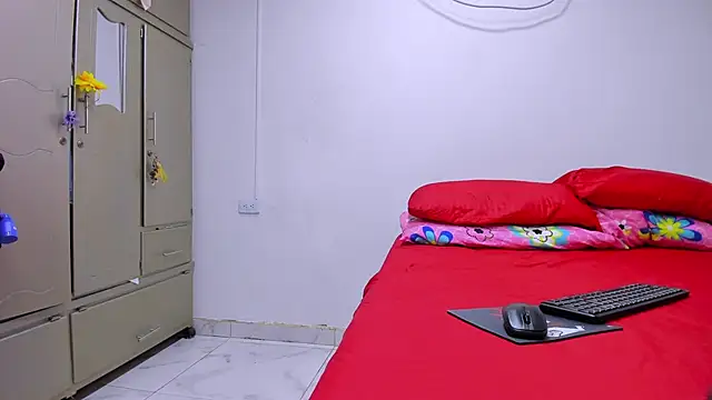 vennuss19 online show from 04/11/26, 07:07