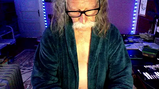 LickYourYoni online show from 04/11/26, 02:32