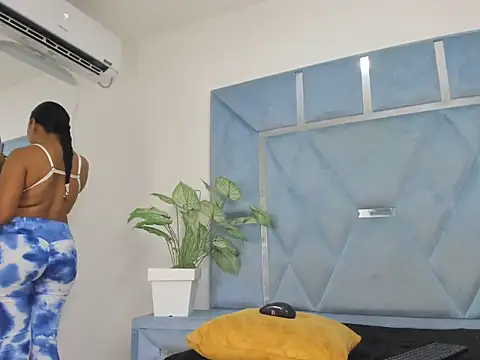 Snapshot of sweetdesireasm chatting on 01/18/26, 08:01 sweetdesireasm online show from 01/18/26, 08:01