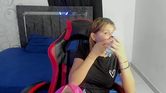 Snapshot of Bella_Blanca chatting on 02/25/26, 12:15 Bella Blanca online show from 02/25/26, 12:15