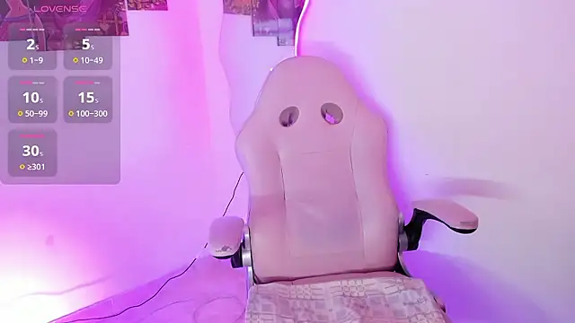 Snapshot of nova_beaumonth chatting on 01/08/26, 05:37 nova beaumonth online show from 01/08/26, 05:37