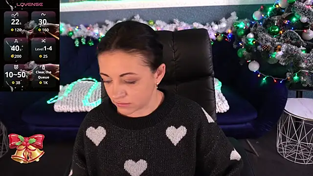 Dafni Monn online show from 12/15/25, 06:39