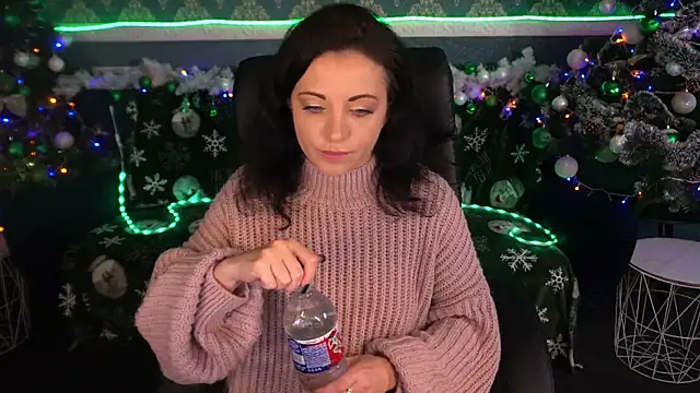 Dafni Monn online show from 12/21/25, 06:31