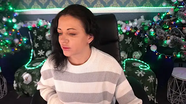 Dafni Monn online show from 12/23/25, 06:33