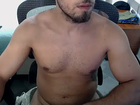 Snapshot of lucassouza18cm chatting on 01/08/26, 10:39 lucassouza18cm online show from 01/08/26, 10:39