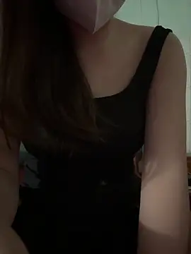 Snapshot of SISI-SEXXY chatting on 04/22/26, 05:21 SISI-SEXXY online show from 04/22/26, 05:21