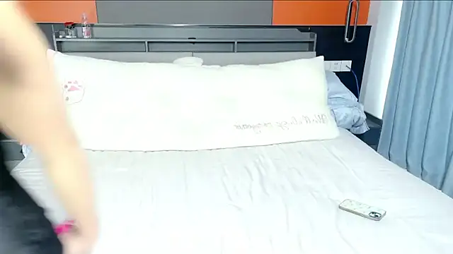 Snapshot of mi-ki1314 chatting on 02/25/26, 04:00 mi-ki1314 online show from 02/25/26, 04:00