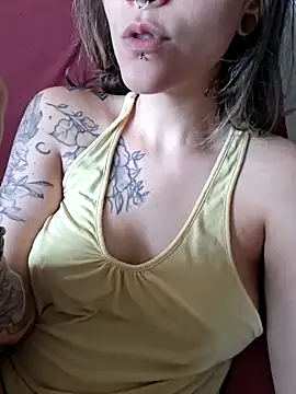 Snapshot of Casal_HotBrisa chatting on 04/06/26, 06:31 Casal HotBrisa online show from 04/06/26, 06:31