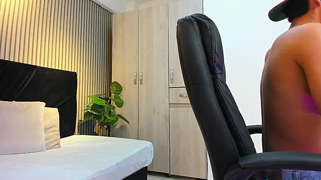 LeoHard   online show from 02/01/26, 02:21