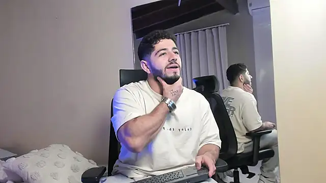 Snapshot of Thiago_moretti chatting on 01/14/26, 02:33 Thiago moretti online show from 01/14/26, 02:33