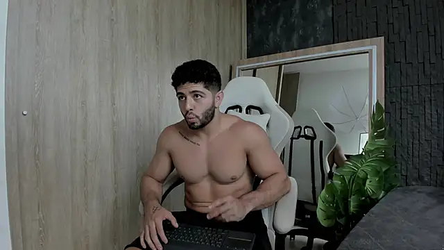 Snapshot of Thiago_moretti chatting on 05/26/26, 10:06 Thiago moretti online show from 05/26/26, 10:06