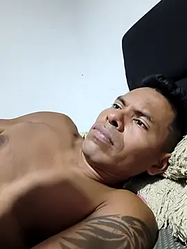 Snapshot of adambrosk_08 chatting on 01/15/26, 01:48 adambrosk 08 online show from 01/15/26, 01:48