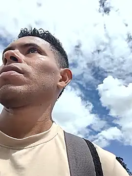 Snapshot of adambrosk_08 chatting on 01/18/26, 05:28 adambrosk 08 online show from 01/18/26, 05:28