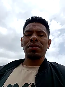 Snapshot of adambrosk_08 chatting on 02/08/26, 04:43 adambrosk 08 online show from 02/08/26, 04:43