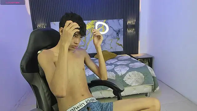 Dark Desiree18 online show from 02/18/26, 12:23