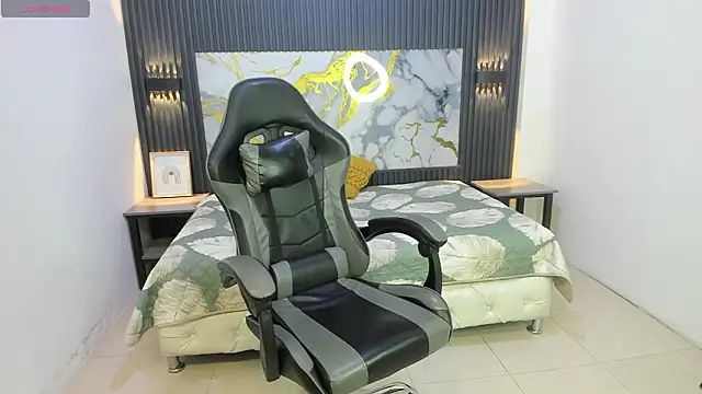 Dark Desiree18 online show from 02/21/26, 01:45