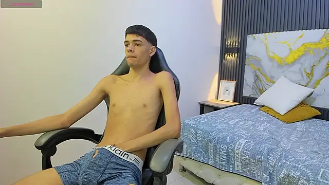 Dark Desiree18 online show from 02/25/26, 12:26