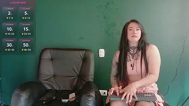 sarahe9769 online show from 03/29/26, 07:25