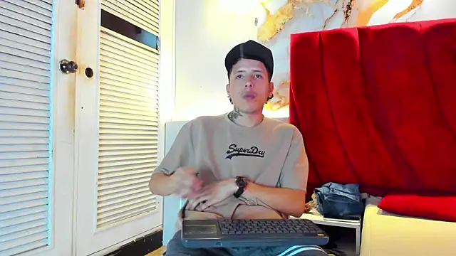 ESTEBAN 2102 online show from 01/13/26, 07:41