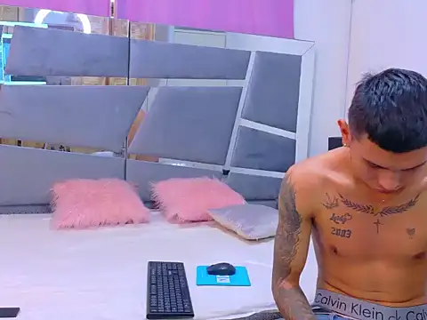 Scook Gray  online show from 01/15/26, 08:56