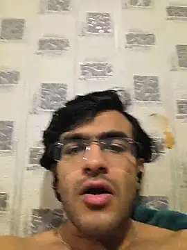 Snapshot of slutytwinkrna chatting on 01/10/26, 05:04 slutytwinkrna online show from 01/10/26, 05:04