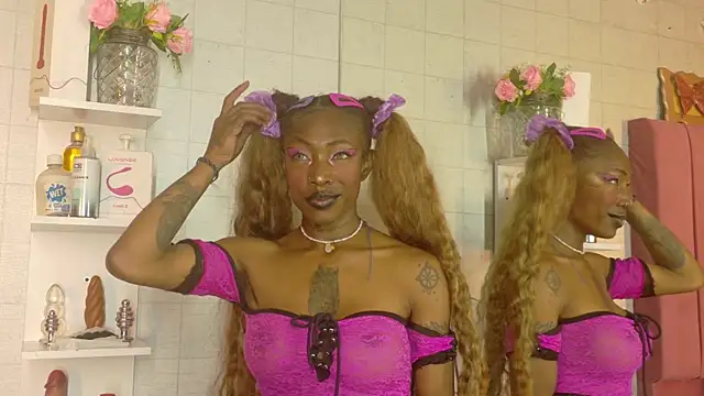 Snapshot of DaniaMarcell chatting on 01/14/26, 04:18 DaniaMarcell online show from 01/14/26, 04:18